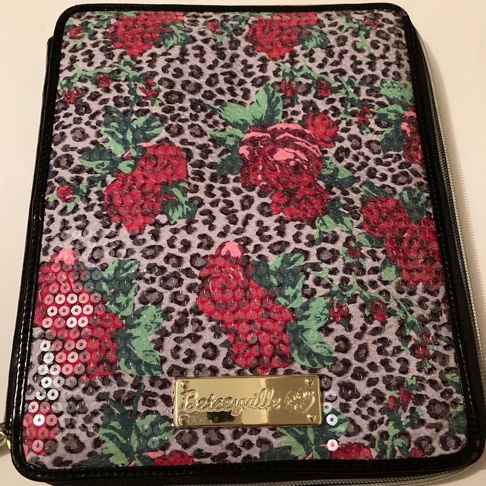 Betsey Johnson Betseyeille Tablet/eReader Holder